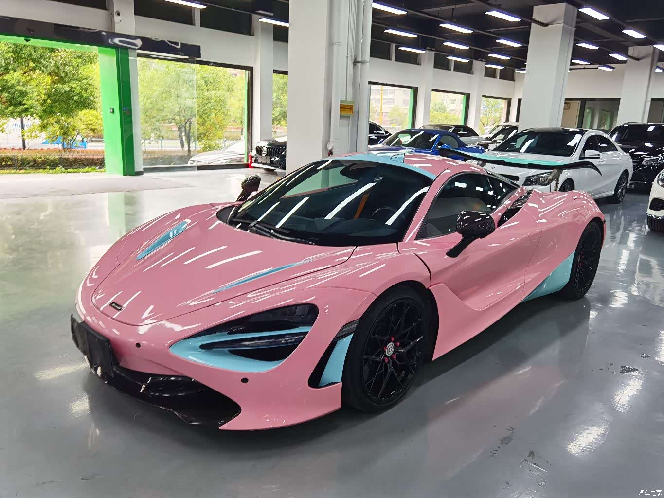 McLaren 720S, 2019 10