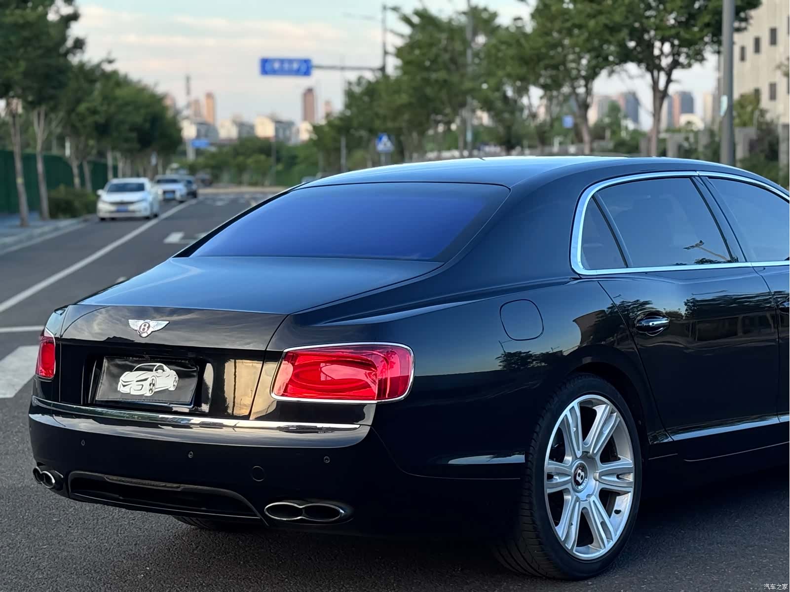 Bentley Flying Spur, 2017 8