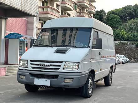 依维柯得意 2014款 2.8t-v35 nj5044xxyq3a43s4