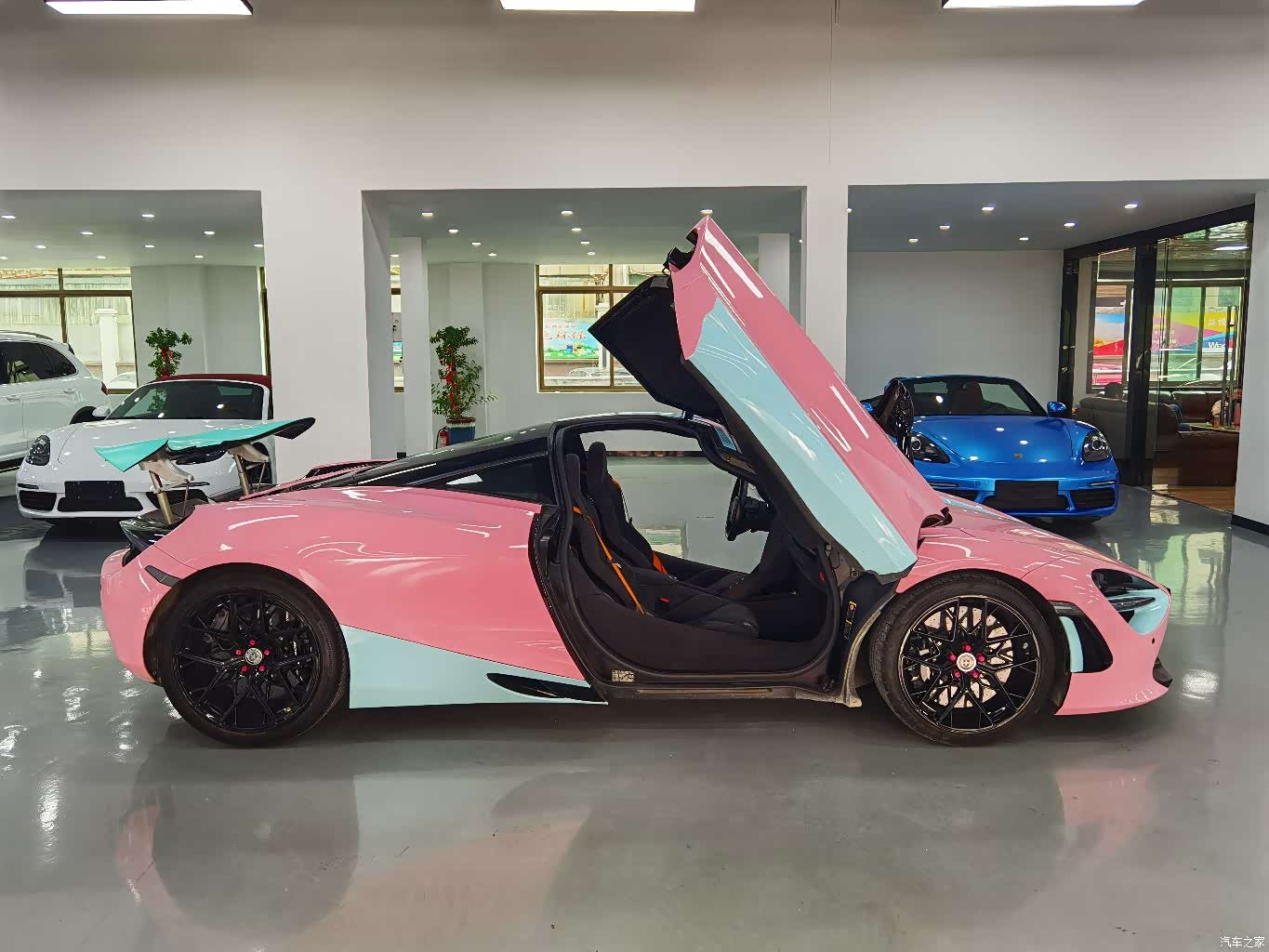 McLaren 720S, 2019 4