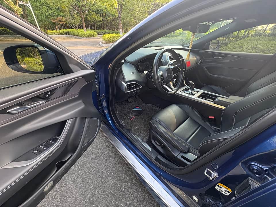 Jaguar XEL Jaguar XEL