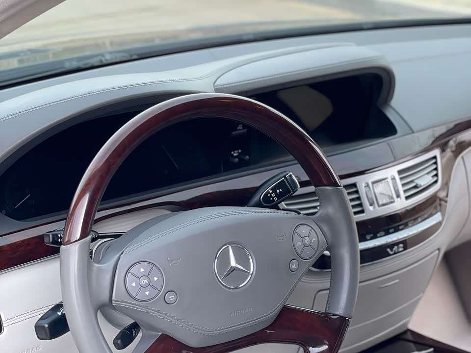 Mercedes-Benz S-class Mercedes-Benz S-class