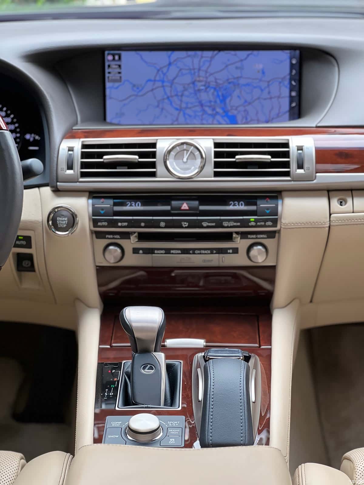 Lexus LS, 2015 19