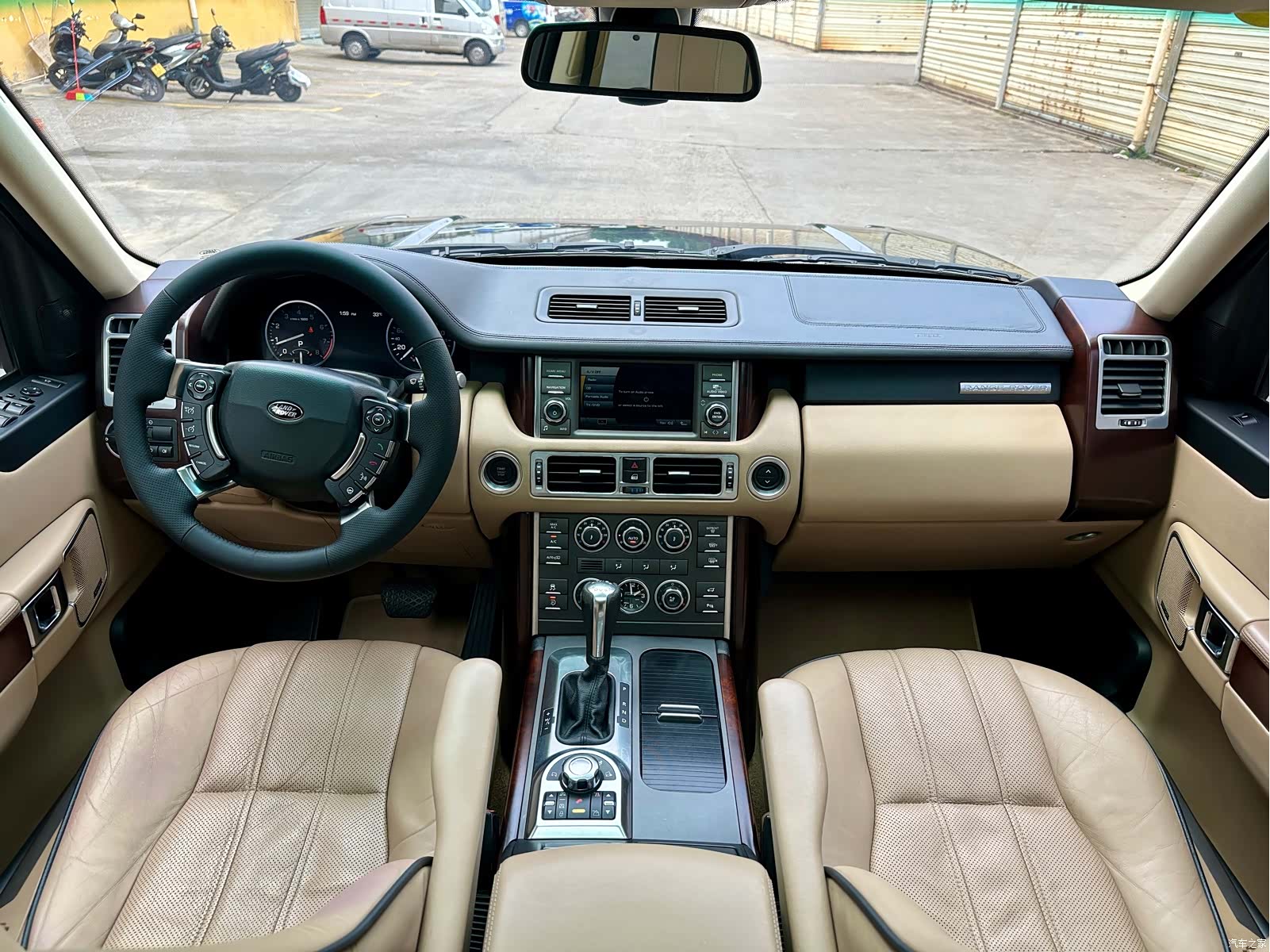 Land Rover Range Rover, 2010 12