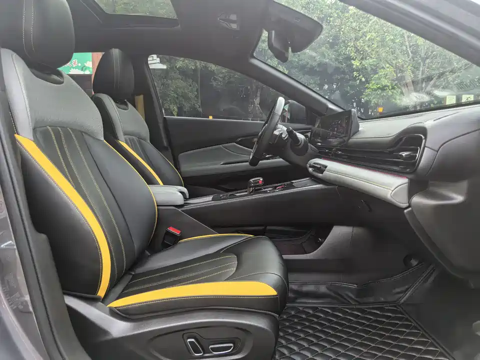 Trumpchi Shadow Leopard