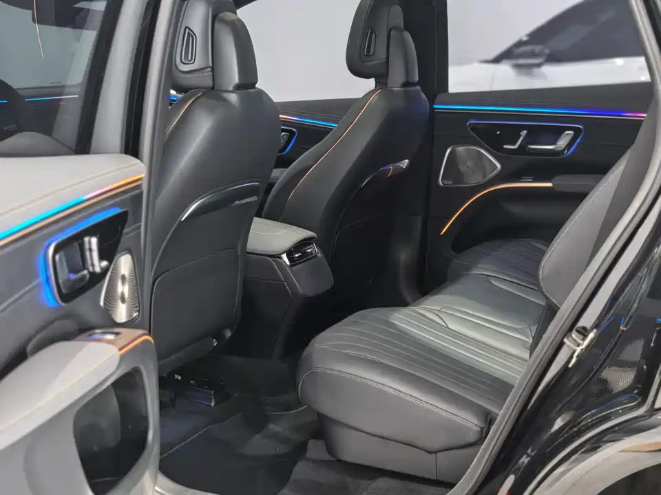 Mercedes-Benz EQS SUV