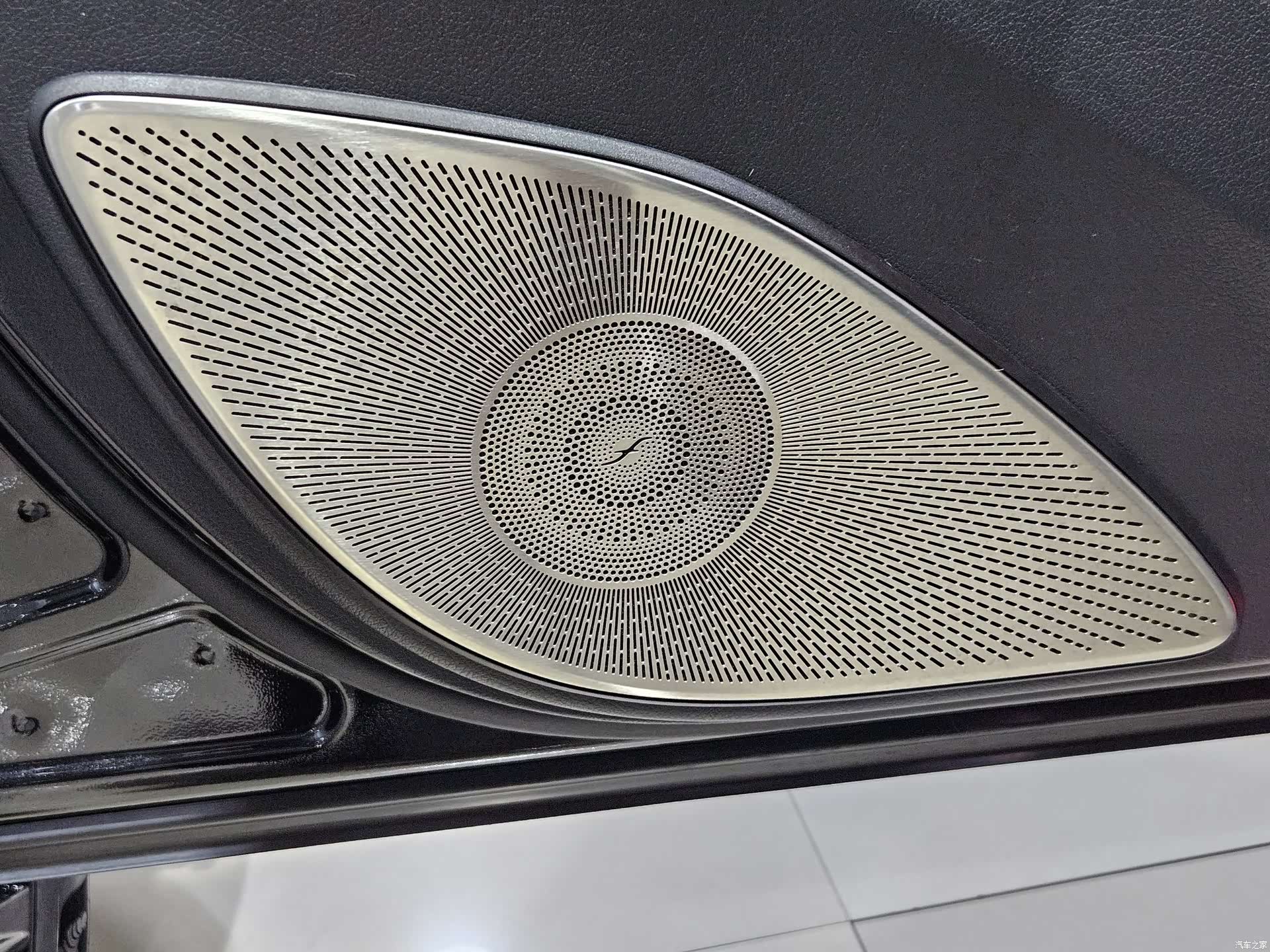 Mercedes-Benz GLS, 2024 10