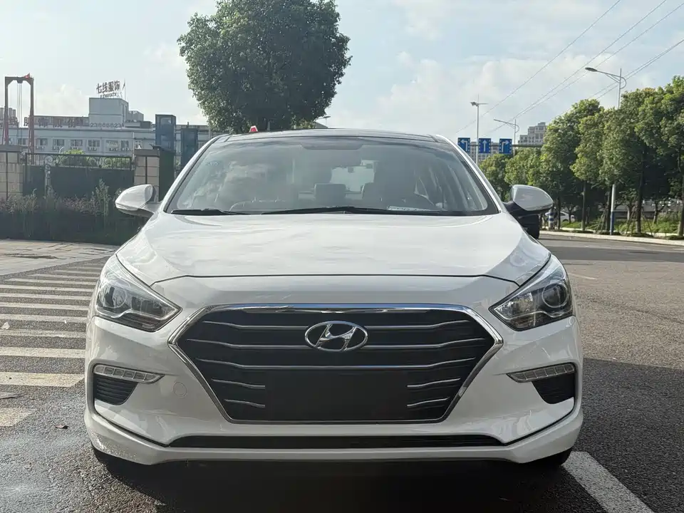 Hyundai Name picture