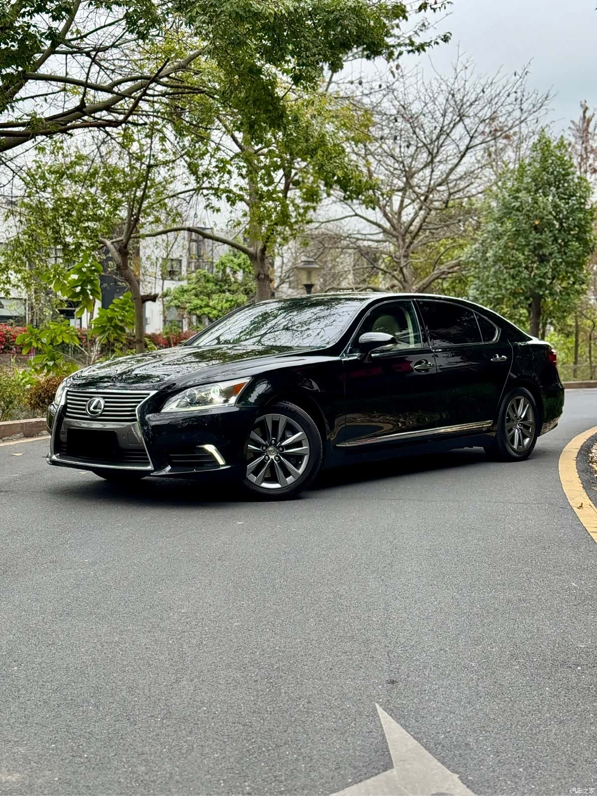 Lexus LS, 2015 8