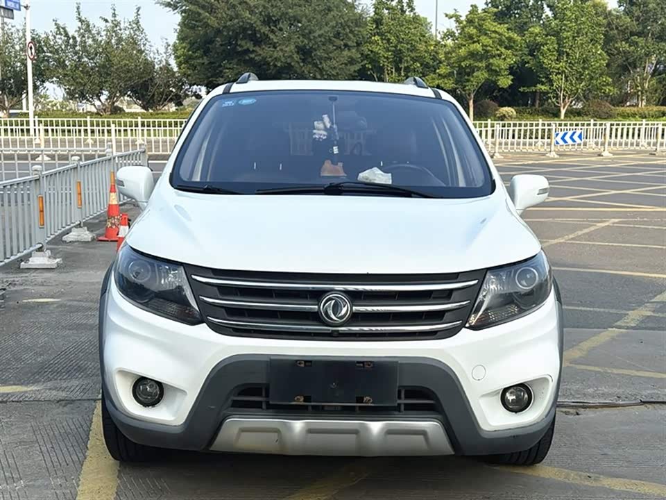 Forthing Jingyi X5 Forthing Jingyi X5