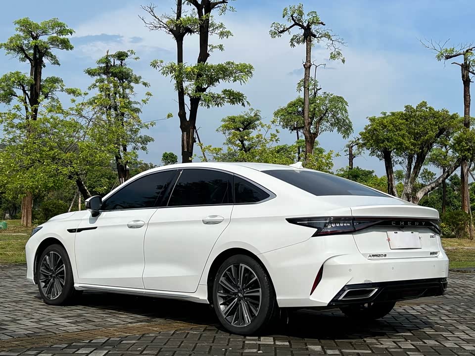 Chery Arrizo 8