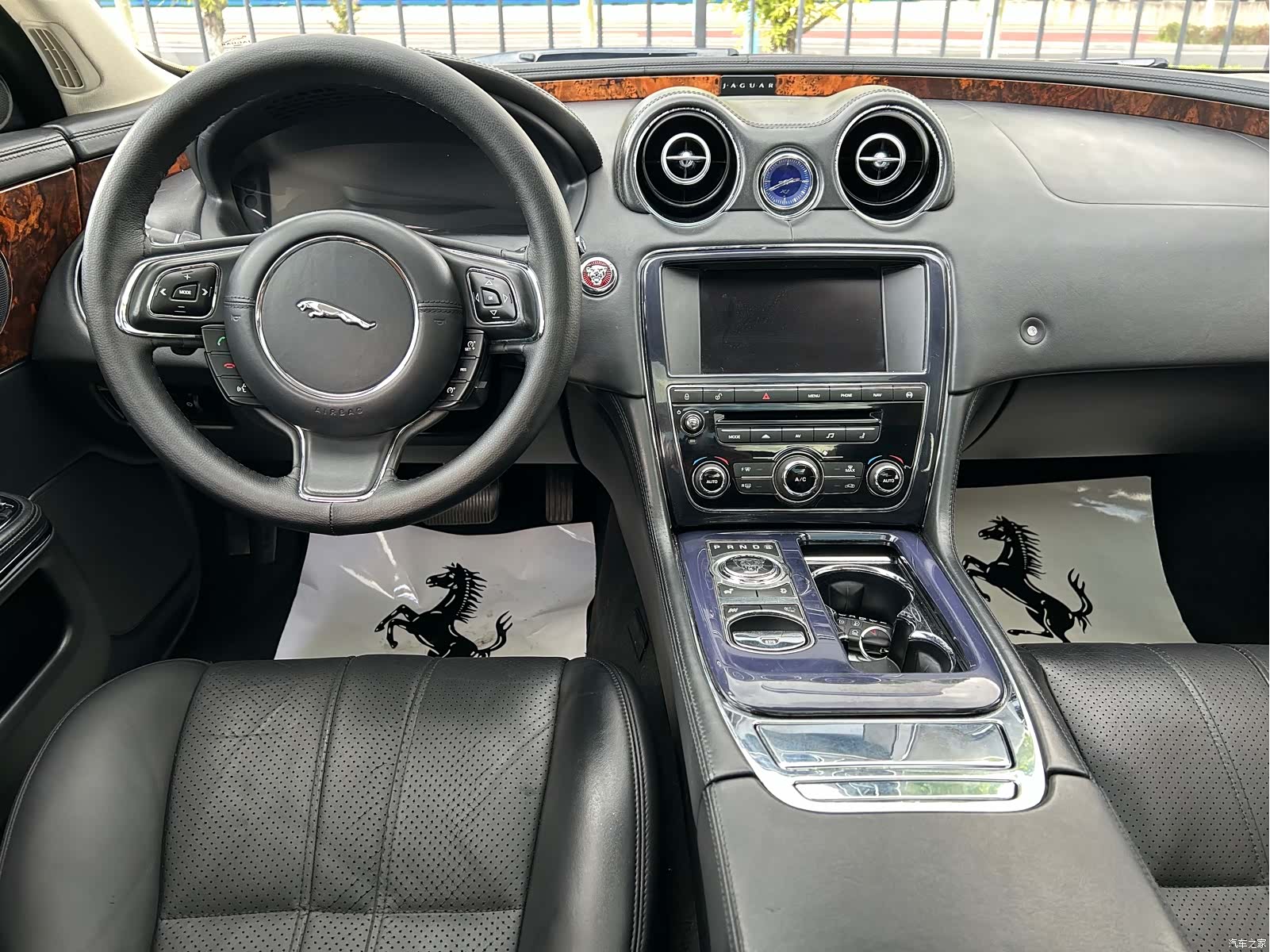 Jaguar XJ, 2013 11