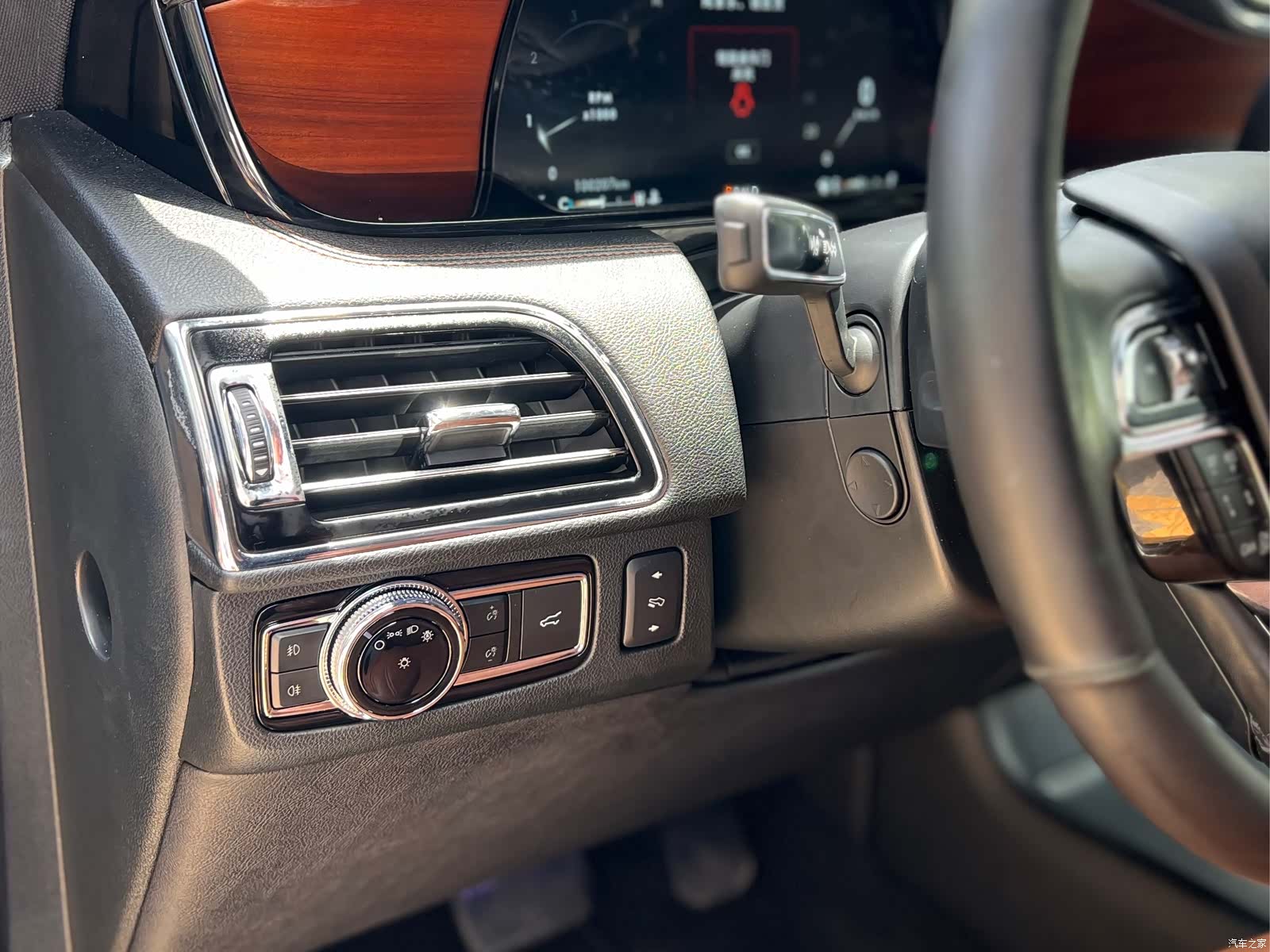 Lincoln Navigator, 2019 11