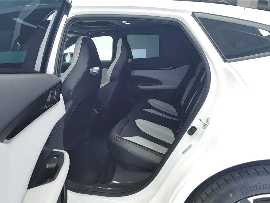 Changan UNI-V Smart iDD Changan UNI-V Smart iDD