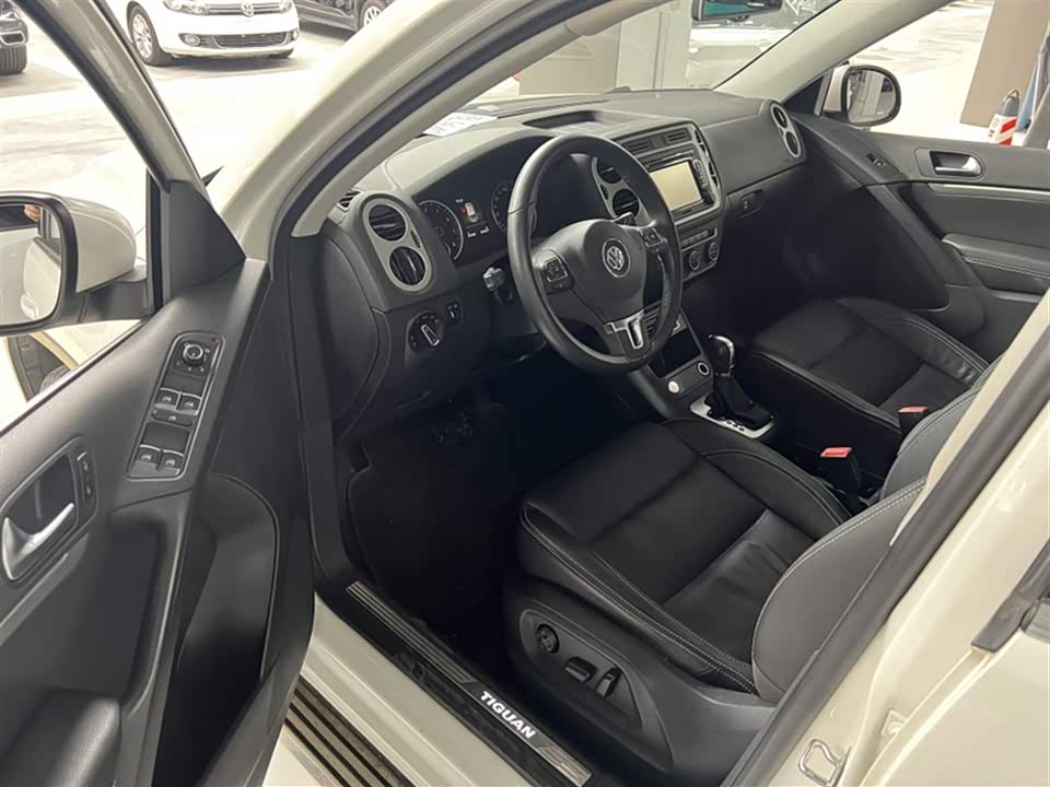 Volkswagen Tiguan Volkswagen Tiguan