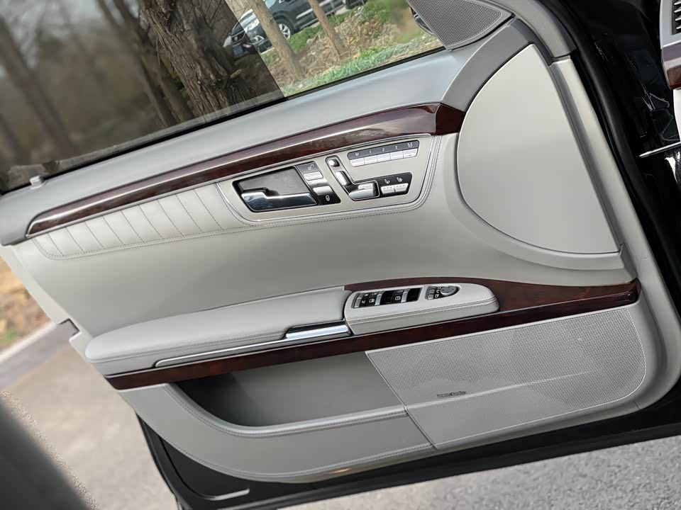 Mercedes-Benz S-class Mercedes-Benz S-class