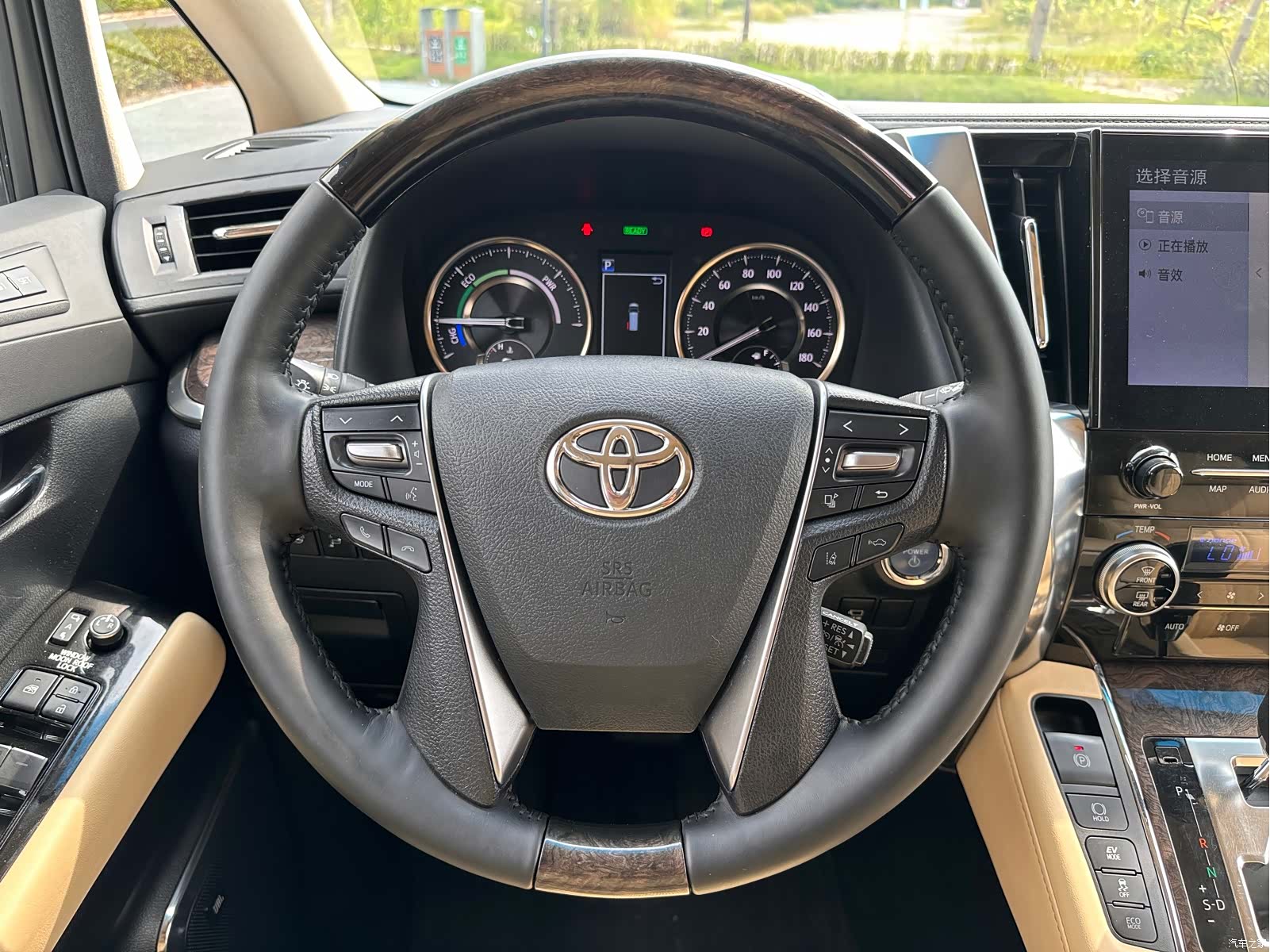 Toyota Alphard, 2021 12