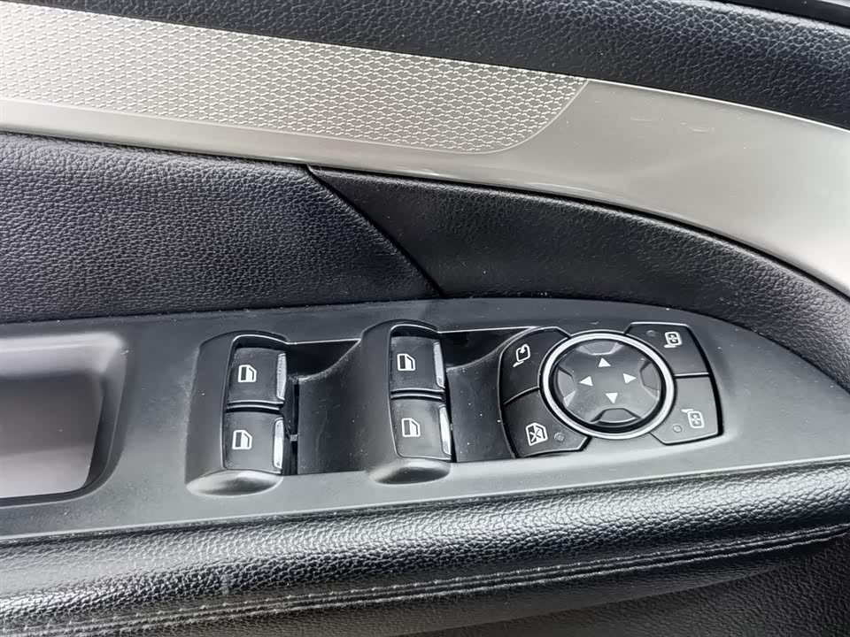 Ford Explorer Ford Explorer