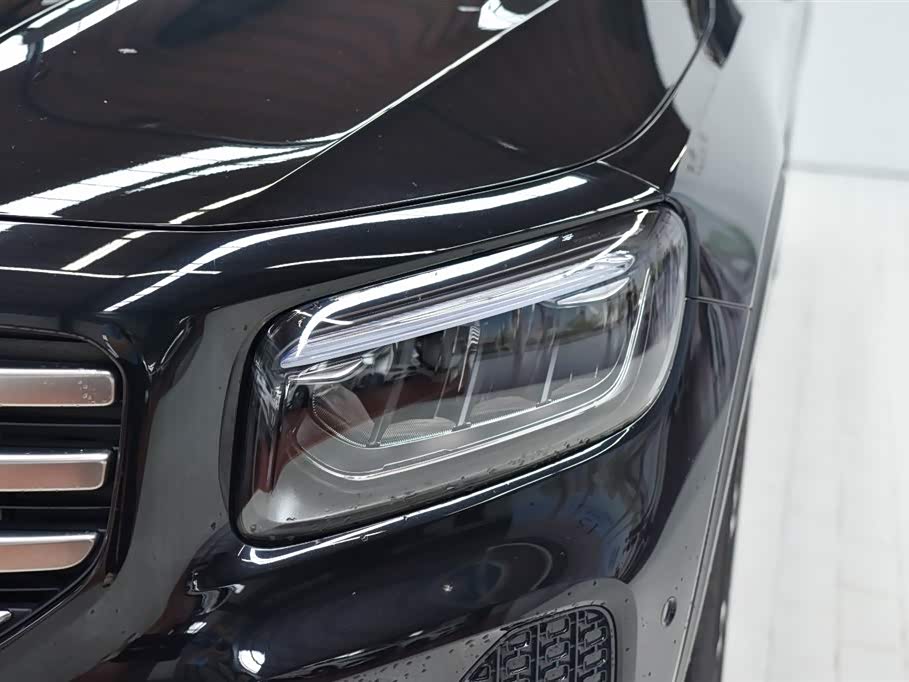 Mercedes-Benz GLB Mercedes-Benz GLB
