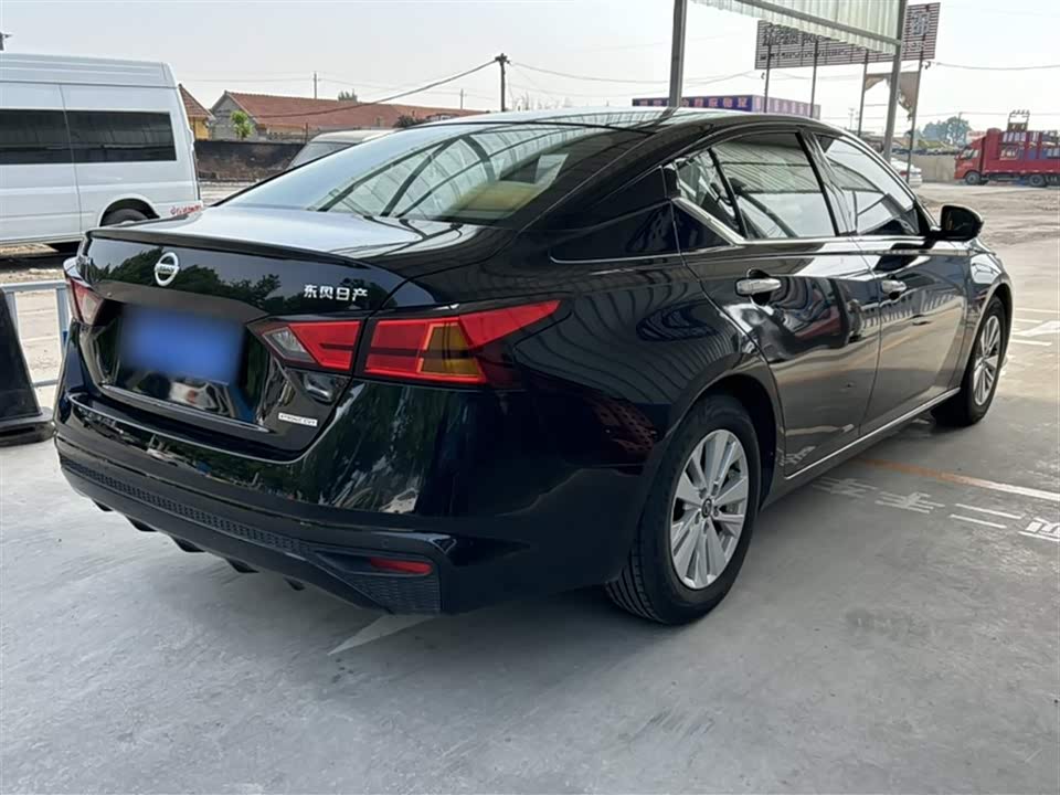 Nissan Teana