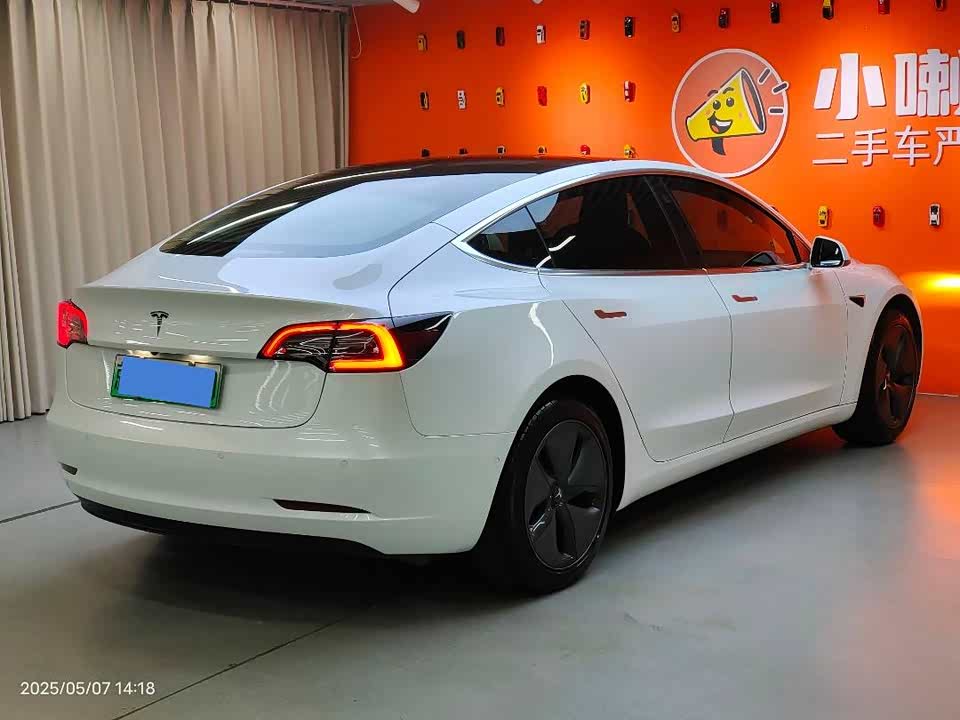 Tesla Model 3 Tesla Model 3