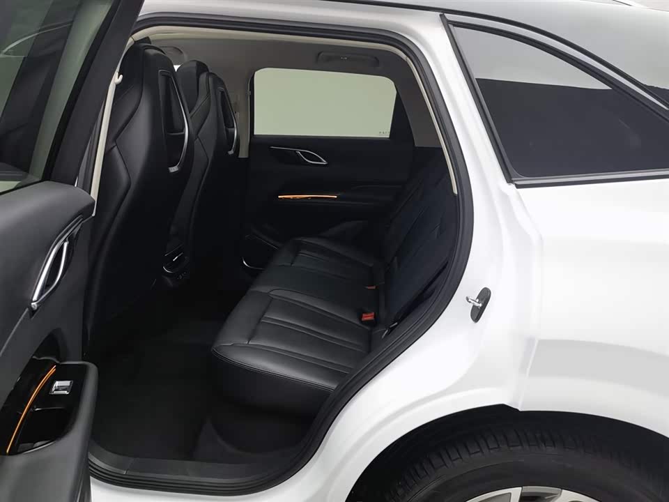 Hongqi HS3
