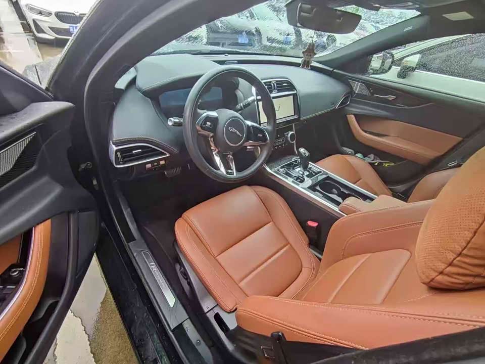 Jaguar XEL Jaguar XEL