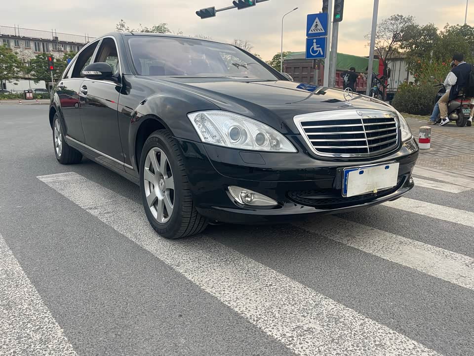 Mercedes-Benz S-class Mercedes-Benz S-class