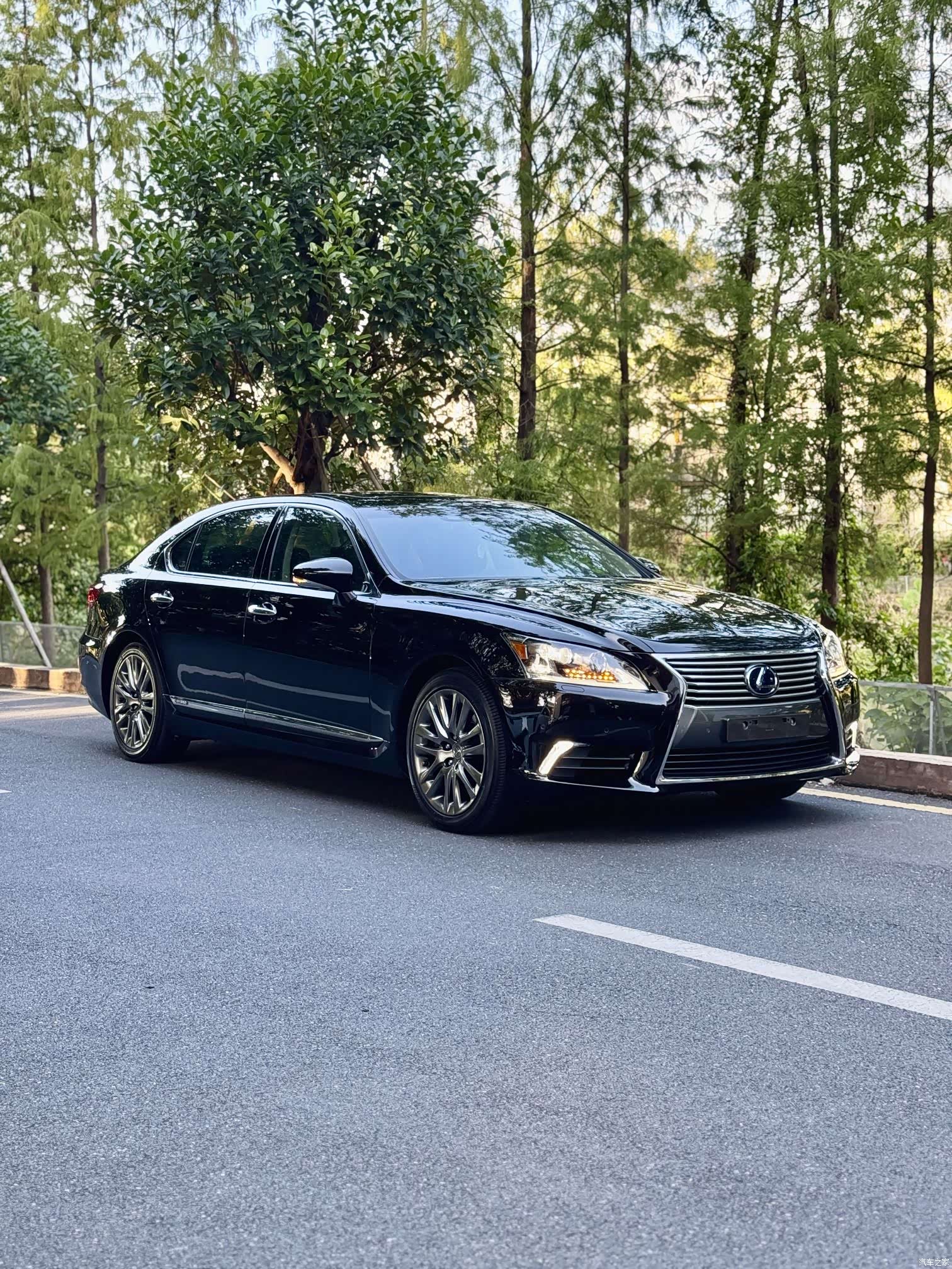 Lexus LS, 2013 3
