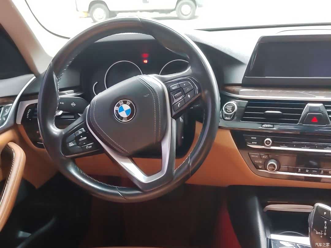 BMW 5 Series, 2018 11