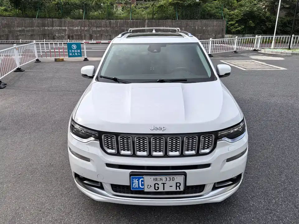 Jeep Grand Commander