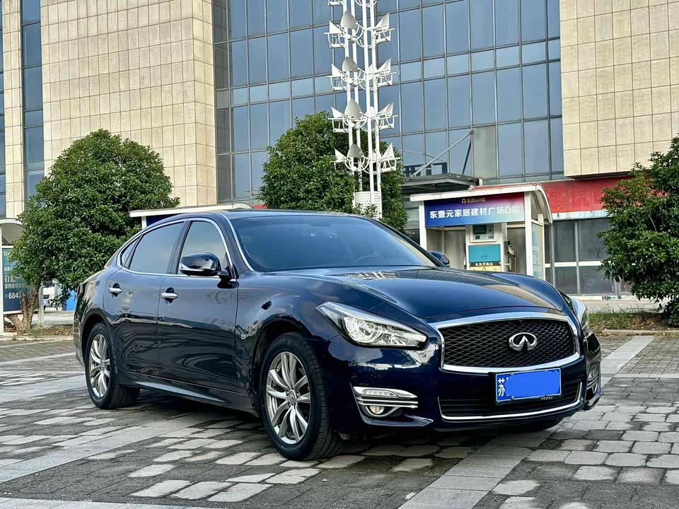 Infiniti Q70 Infiniti Q70