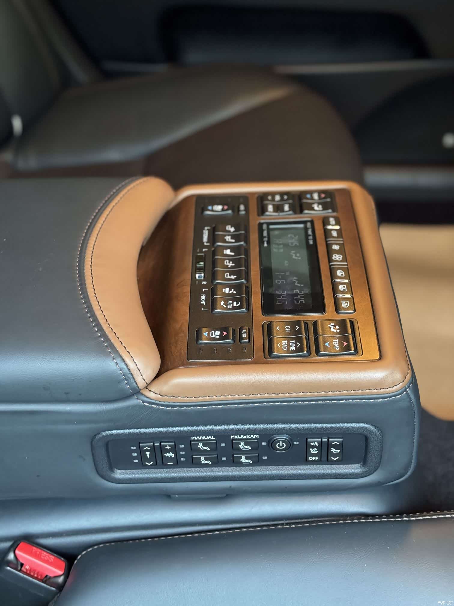 Lexus LS, 2013 26
