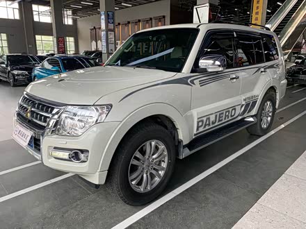 帕杰罗(进口)v97 2020款 3.8l 中东版