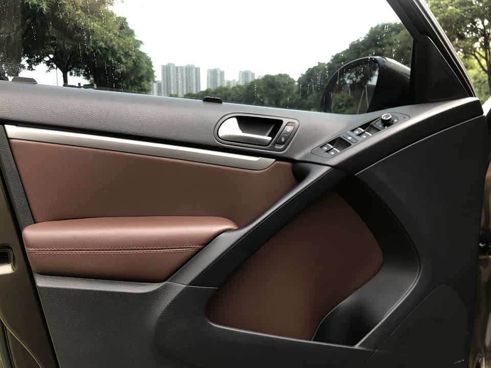Volkswagen Tiguan Volkswagen Tiguan