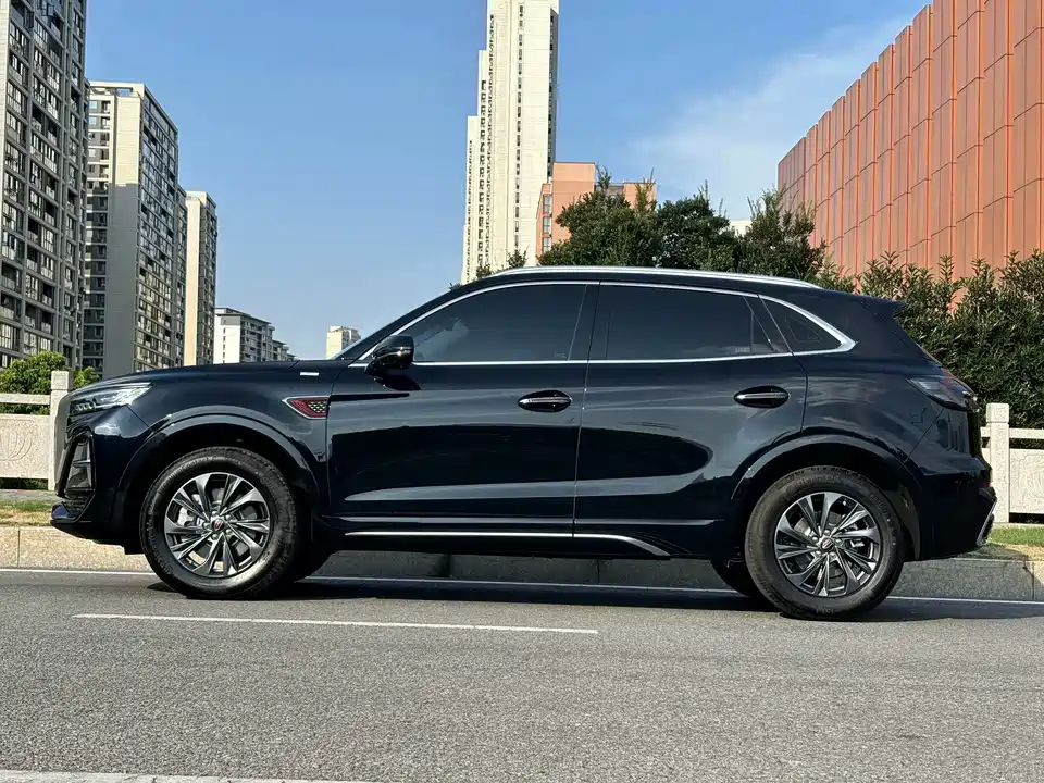 Hongqi HS5