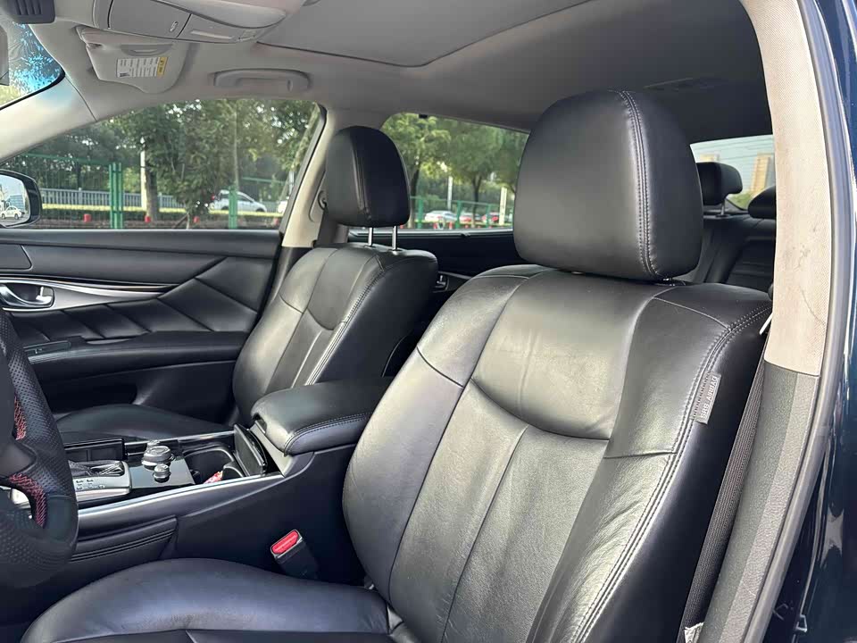 Infiniti Q70 Infiniti Q70