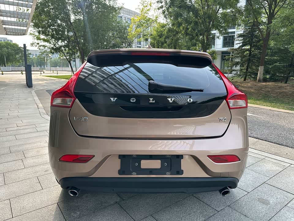 Volvo V40