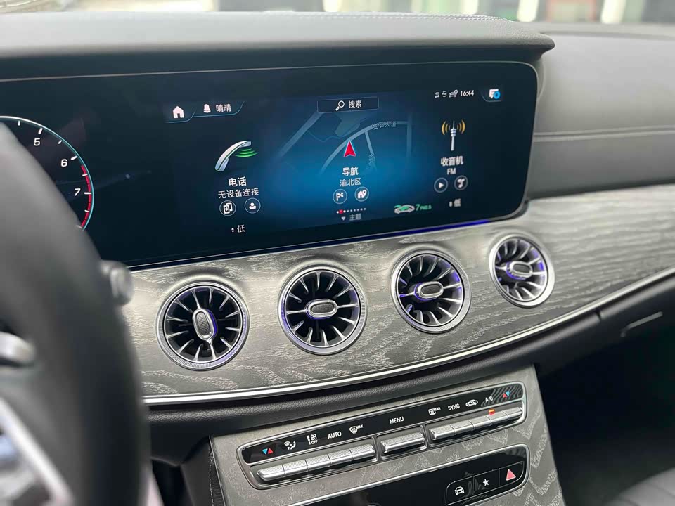 Mercedes-Benz CLS Mercedes-Benz CLS
