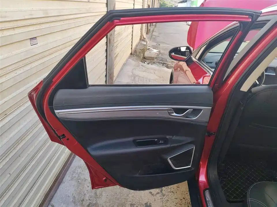 Geely Emgrand GS