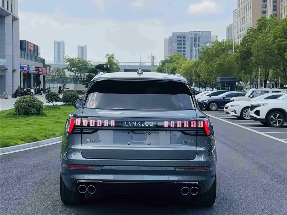 Lynk & Co 09