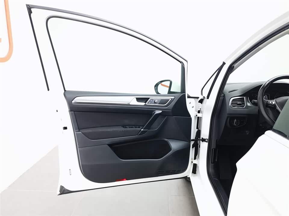 Volkswagen Golf*Jiayu Volkswagen Golf*Jiayu