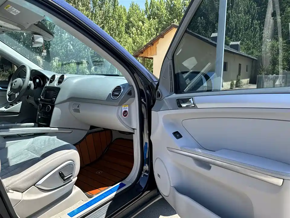 Mercedes-Benz M class