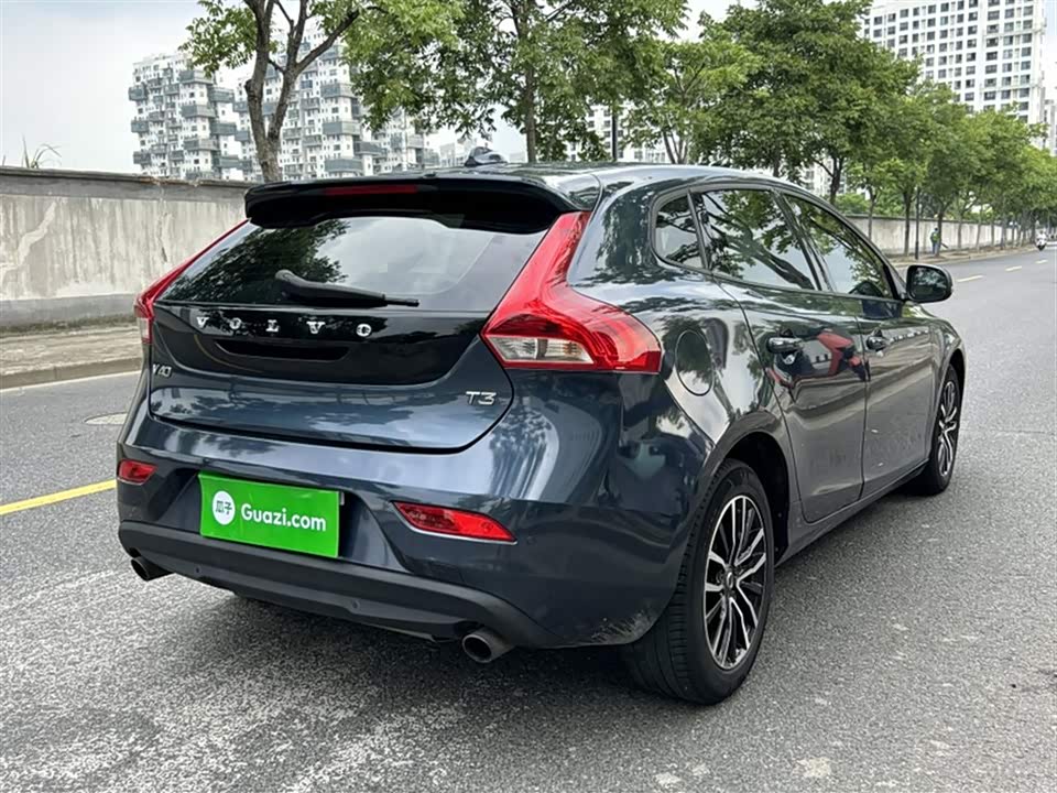 Volvo V40 Volvo V40