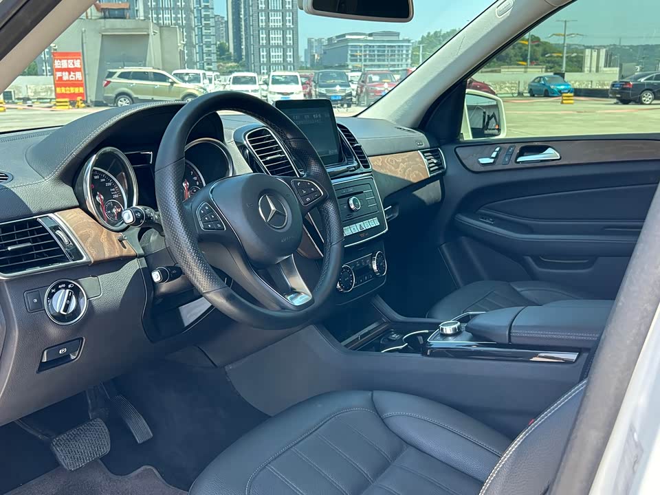 Mercedes-Benz GLE Mercedes-Benz GLE