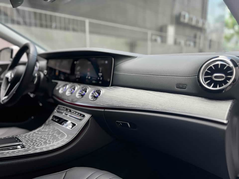 Mercedes-Benz CLS Mercedes-Benz CLS