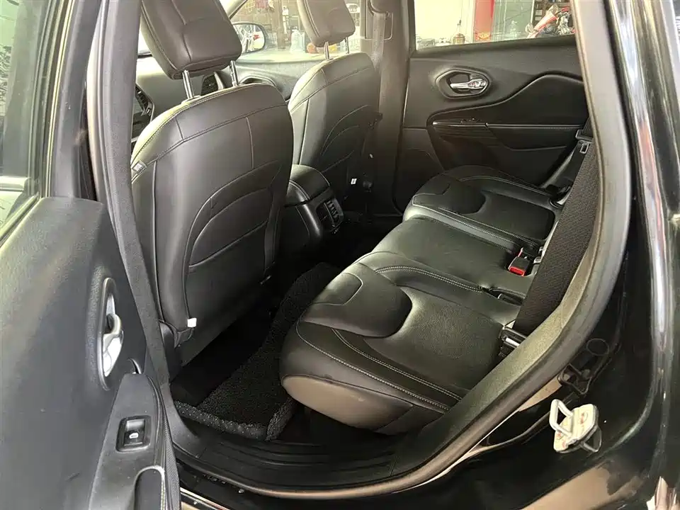 Jeep Free light