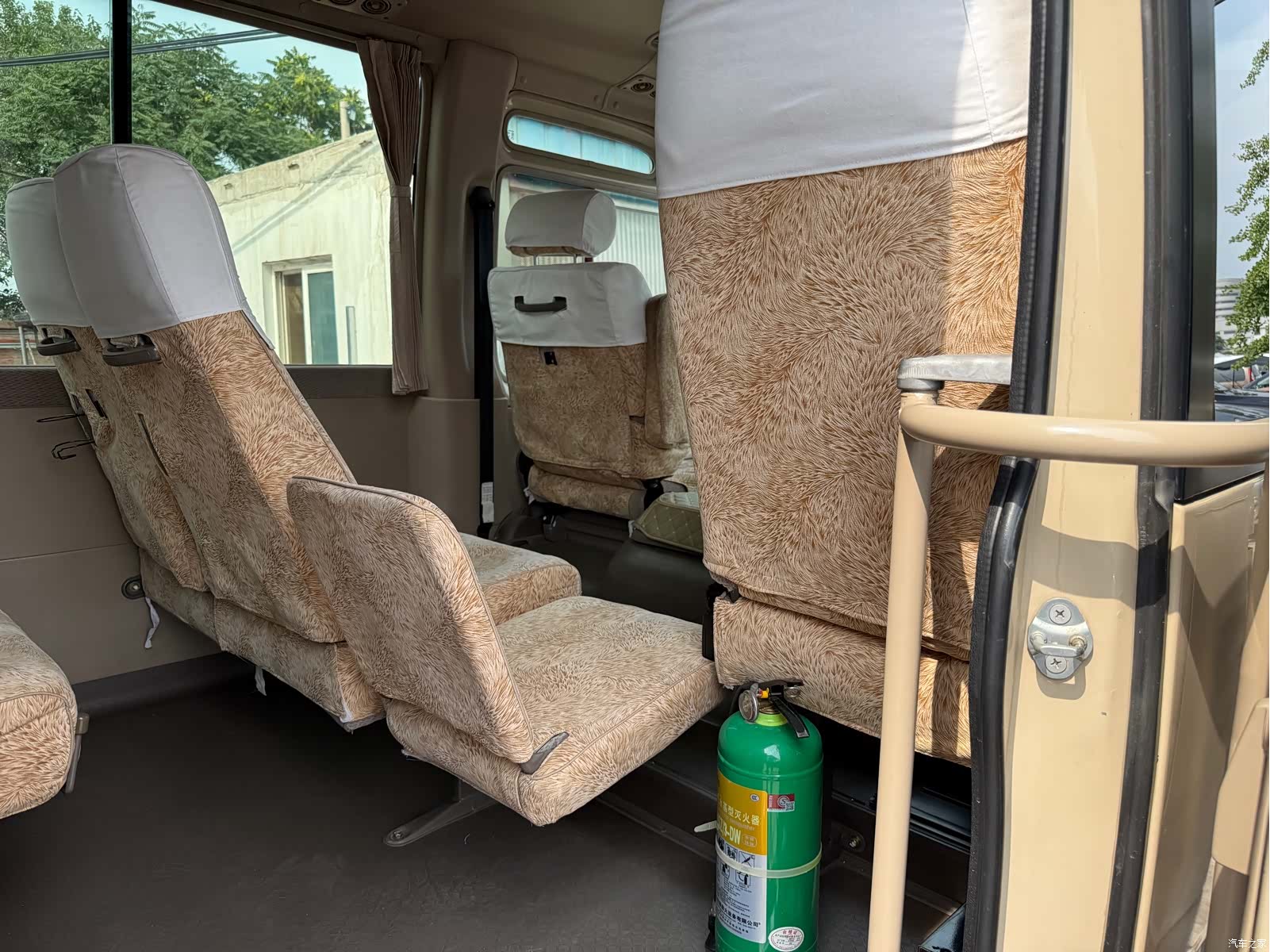 Toyota Coaster, 2011 28