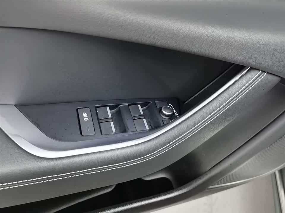 Jaguar XEL