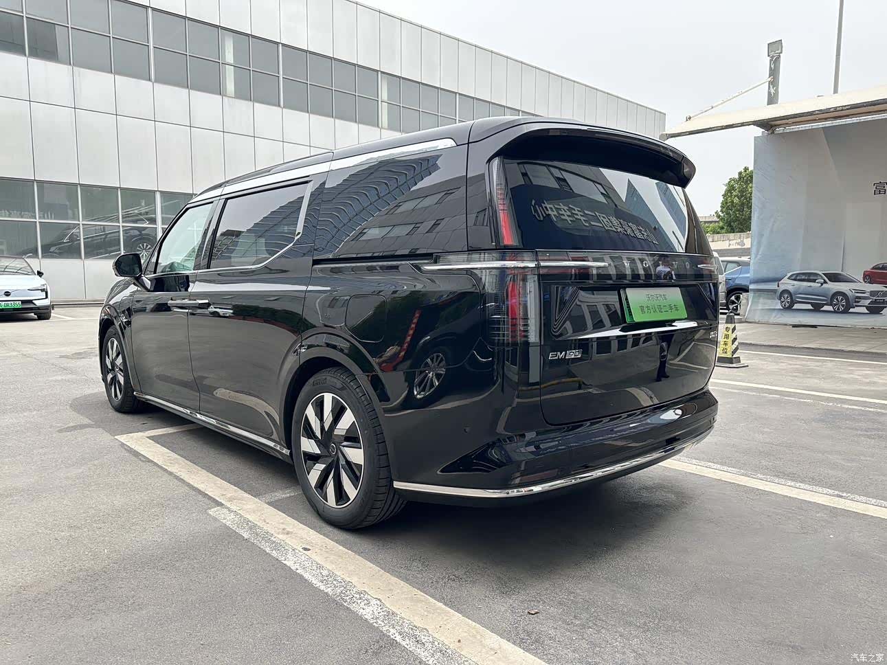Volvo EM90, 2024 18